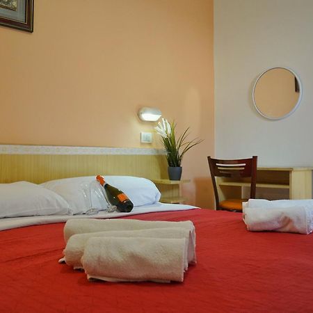 Hotel Malibu Mare Rimini Exterior photo