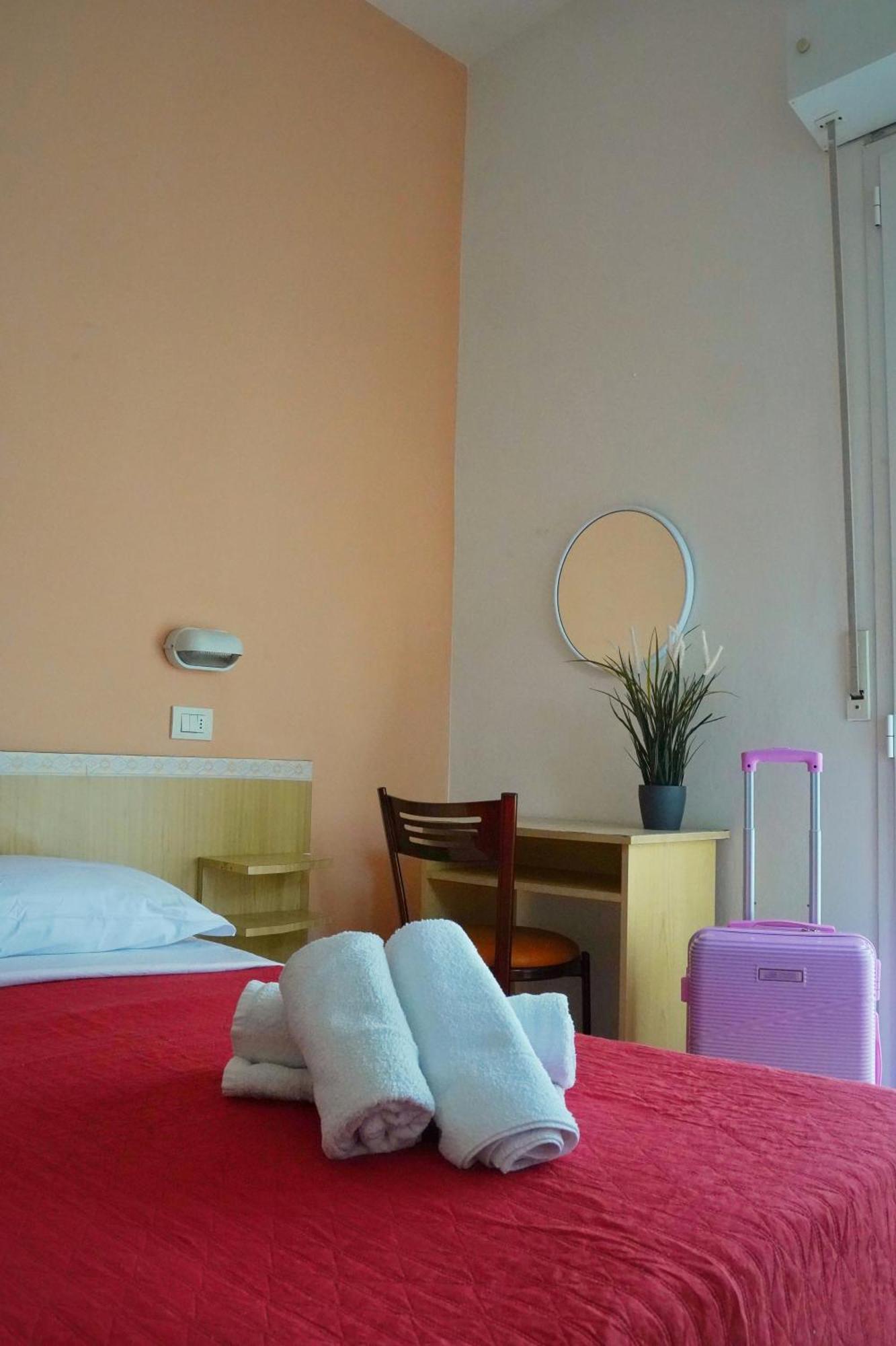 Hotel Malibu Mare Rimini Exterior photo