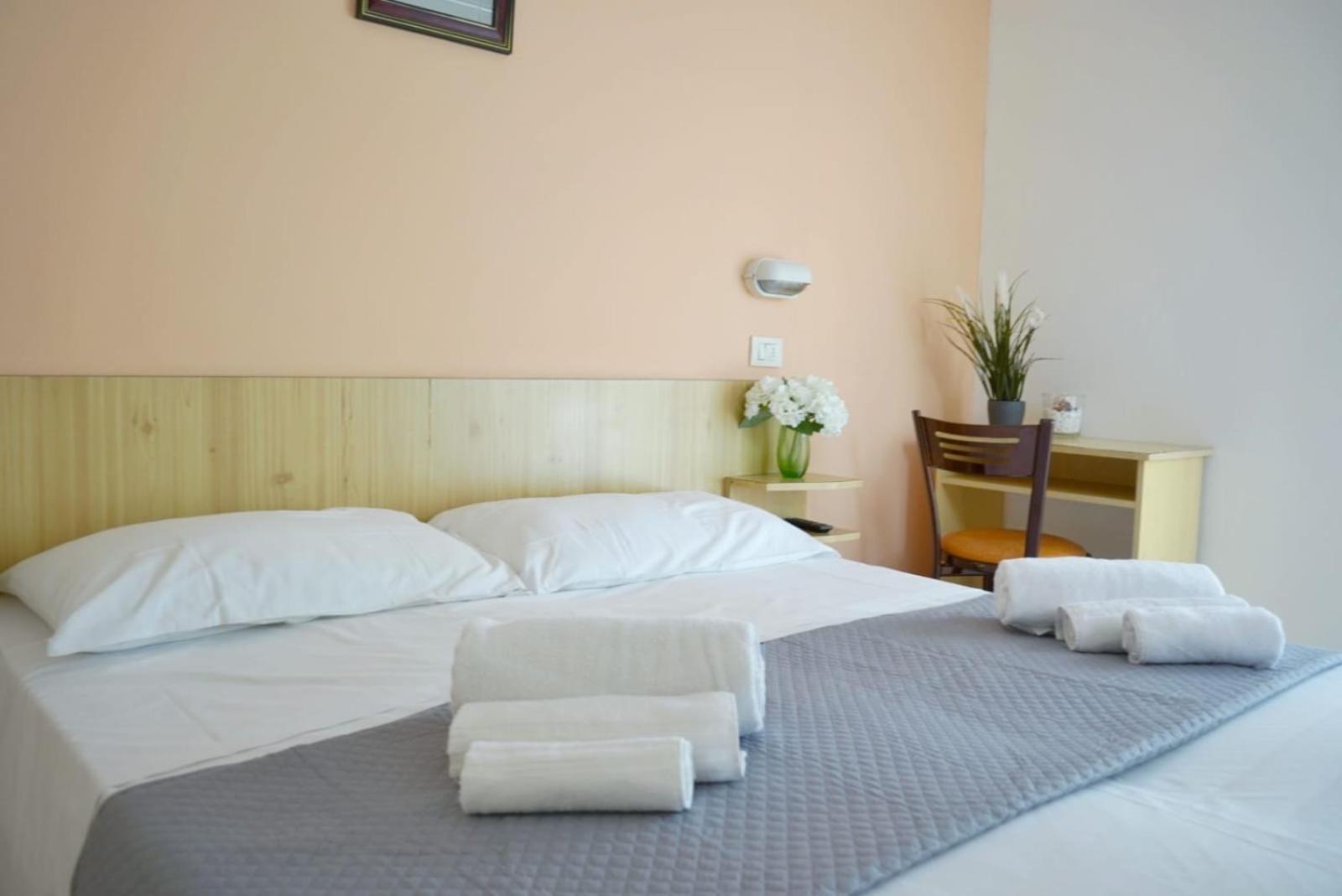 Hotel Malibu Mare Rimini Exterior photo